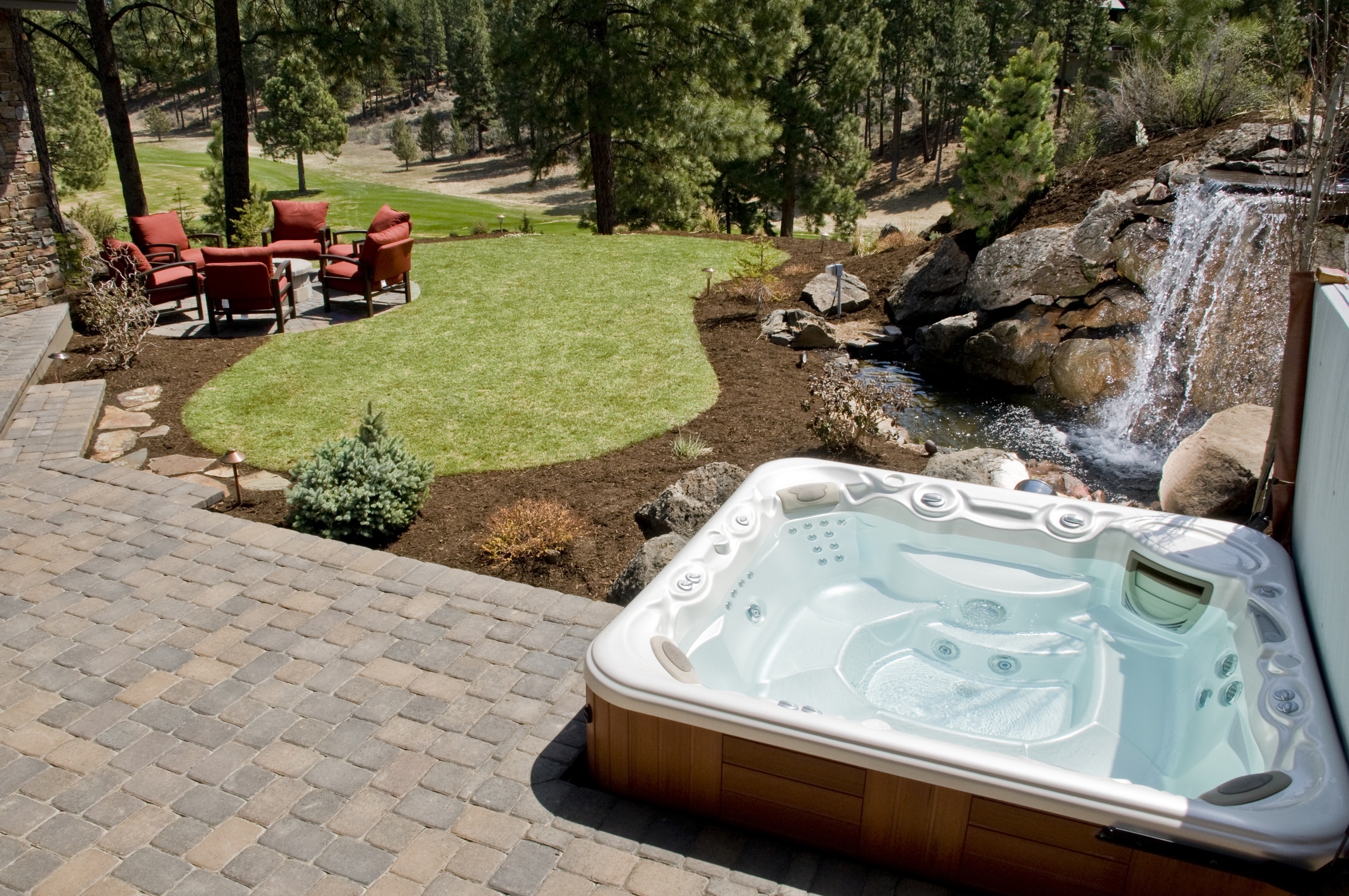 spa jacuzzi jardin